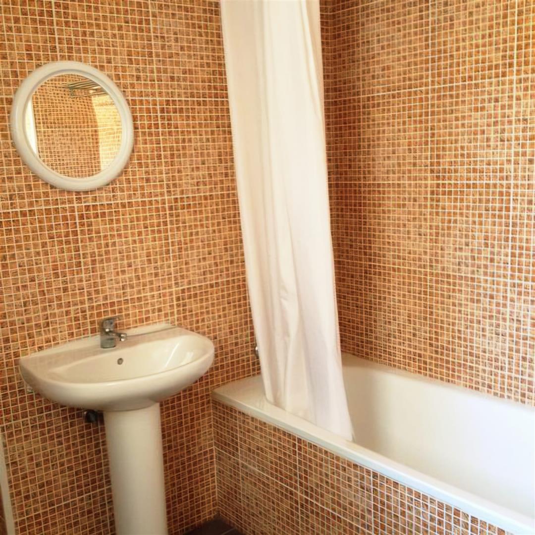 Image of Apartment - 1 Bedrooms - 1 Bathrooms for Rental in Town Area-Gibraltar, Image 5